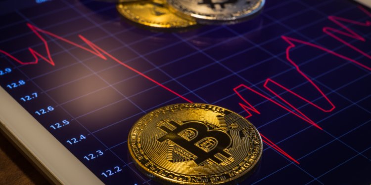 Bitcoin-at-Crucial-Support-Level-Following-Futures-Expiry