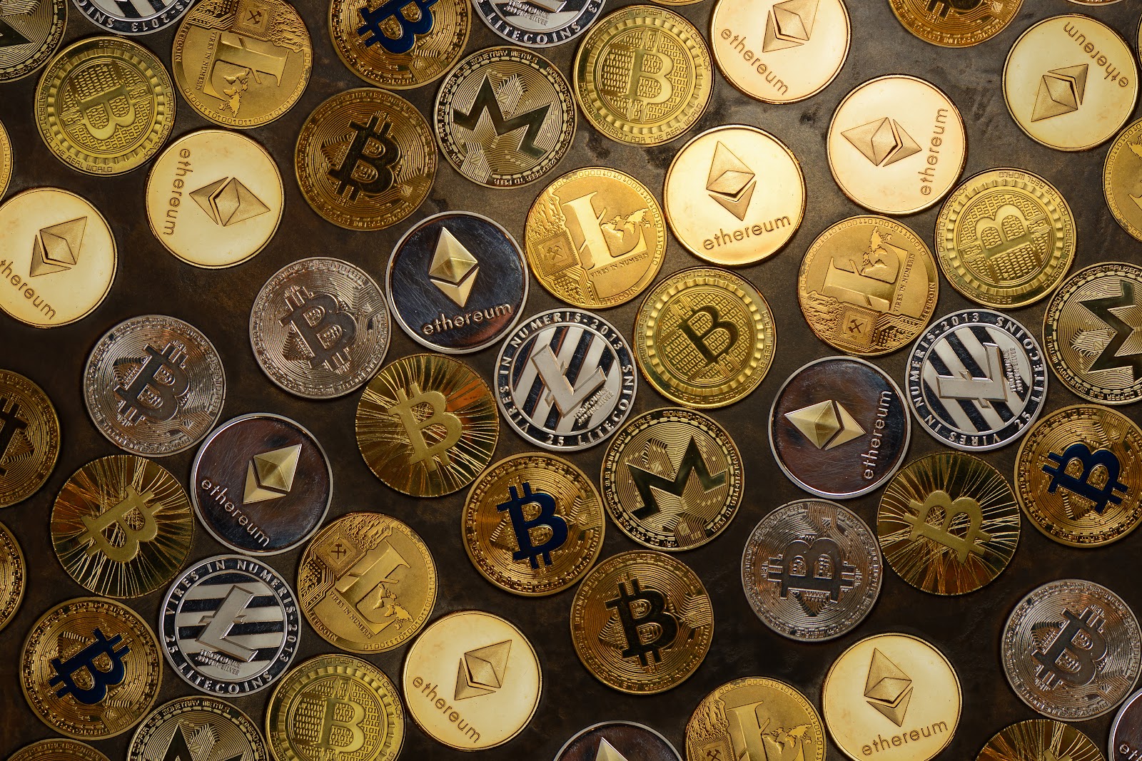 Must Watch Cryptocurrencies for 2025: 5 Crypto Tokens Ready to Explode 1 AD 4nXd6LXgzUn8lQE8wA1ZtZwWIXU